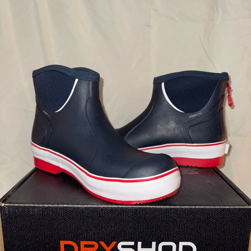 Men’s Dry Shod Navy and Red Ankle  Boots. Size 9